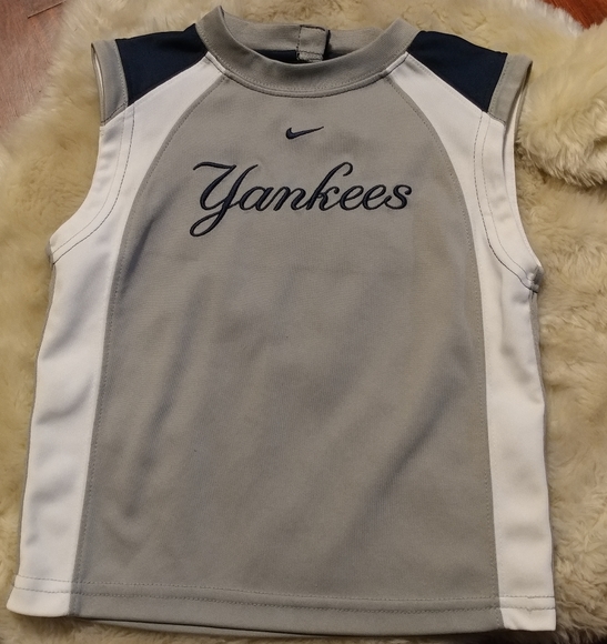 Yankees Top